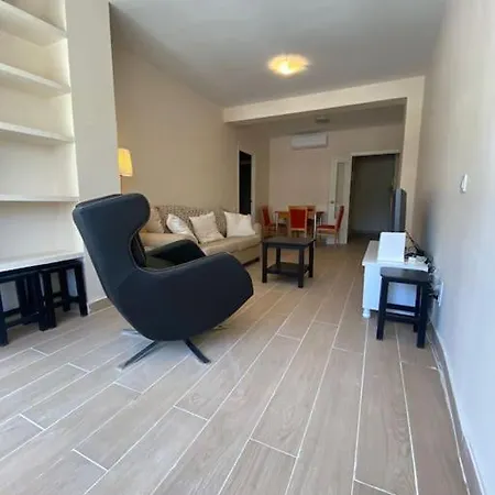 Delfin Avenida Ha アパート *